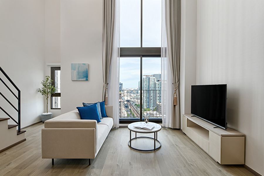 Grand Deluxe One Bedroom Loft - Corner