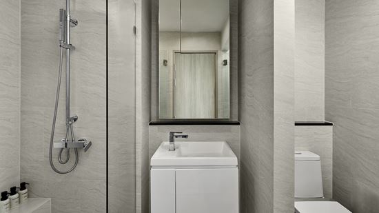 Grand Deluxe One Bedroom Loft Plus - Bathroom