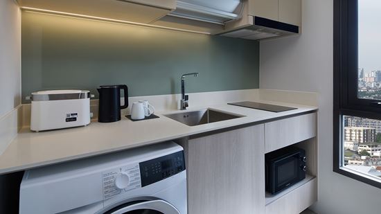 Grand Deluxe One Bedroom Loft Plus - Kitchen