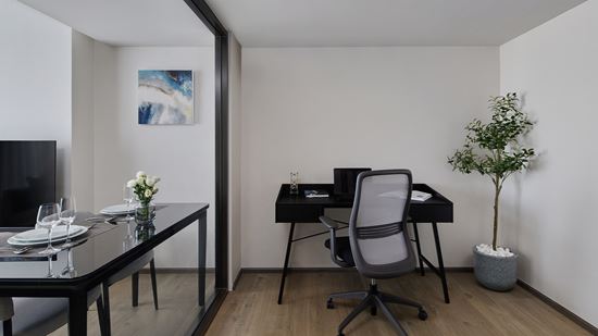 Grand Deluxe One Bedroom Loft Plus - Working Space