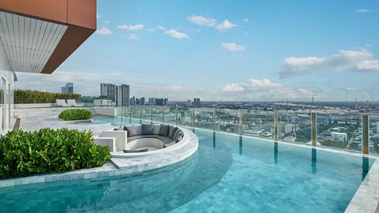 skyline-pool-deck_day-time