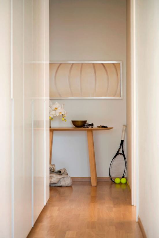 Luxury One Bedroom - Corridor