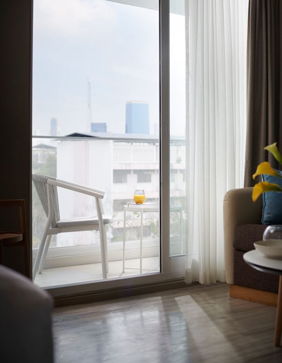 Deluxe Corner  Balcony - Shama Yen-Akat Bangkok