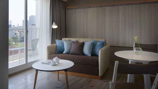 One Bedroom Corner Living Area - Shama Yen-Akat Bangkok
