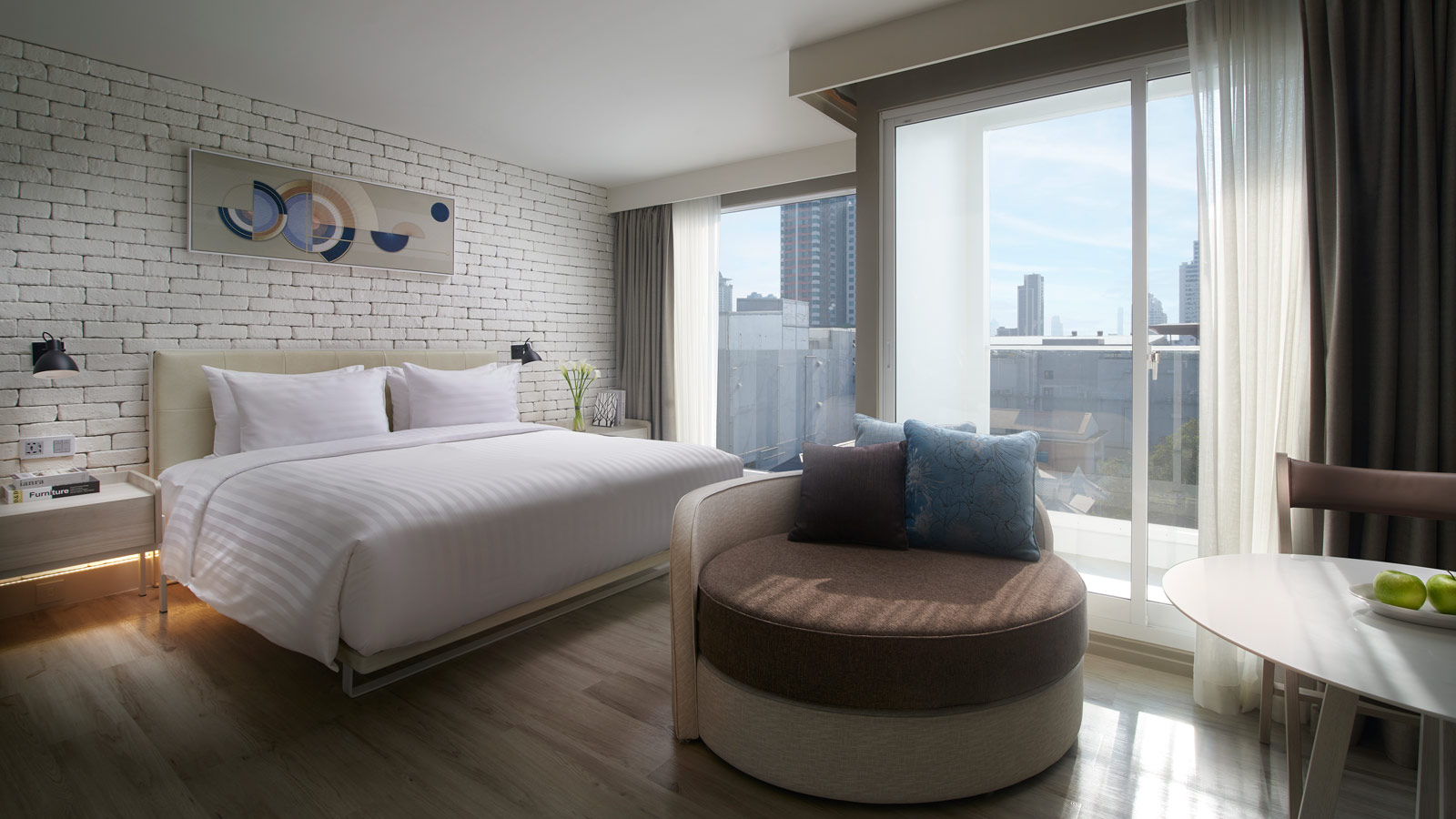 King bed in Superior - Shama Yen-Akat Bangkok - 曼谷耶纳卡莎玛服务式公寓