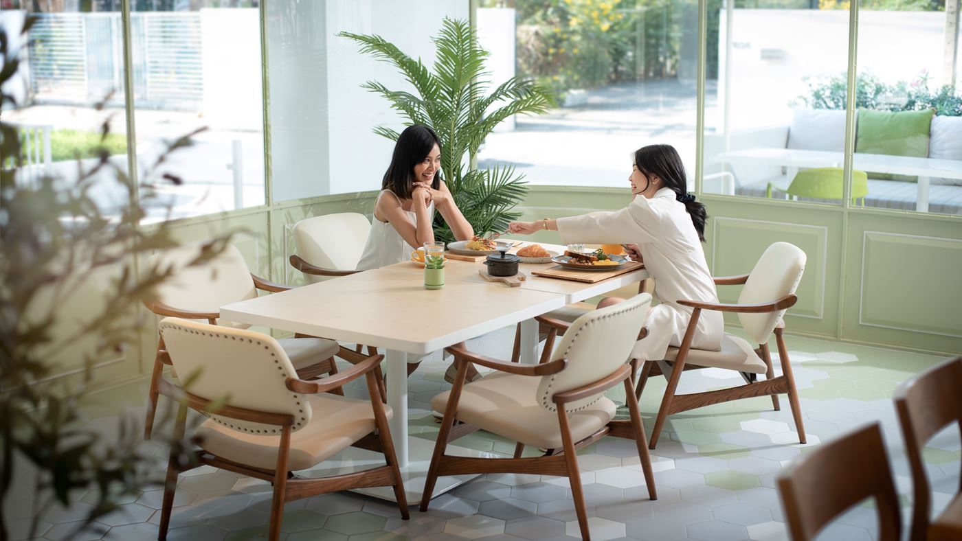 Relaxing Dining Retreat