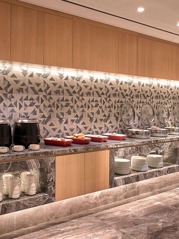 Relaxing Dining Retreat