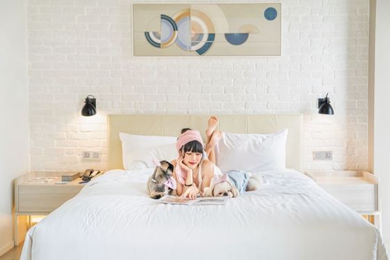 Stay, Play, Wag Away - Shama Yen-Akat Bangkok